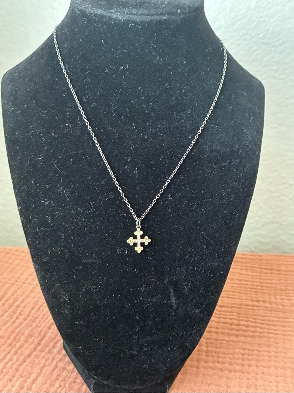 Freida Rothman CROSS NECKLACE - Picture 2 of 9